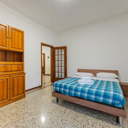 شقة Casa Tatiana - 15 Minutes From & Free Parking *