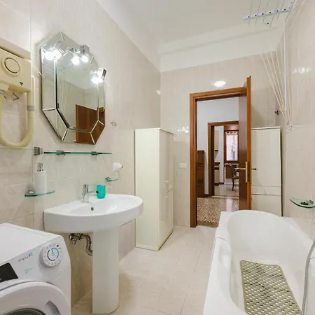 Casa Tatiana - 15 Minutes From & Free Parking
