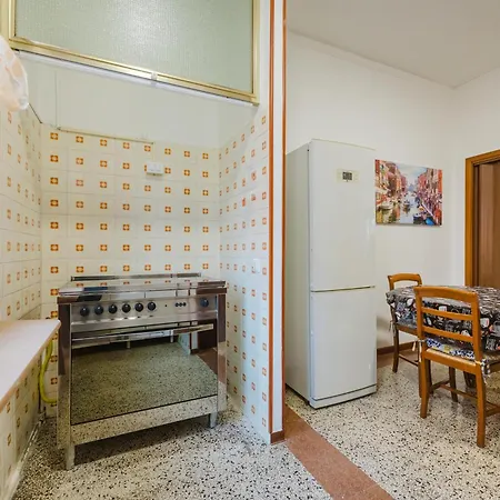 Casa Tatiana - 15 Minutes From & Free Parking شقة *
